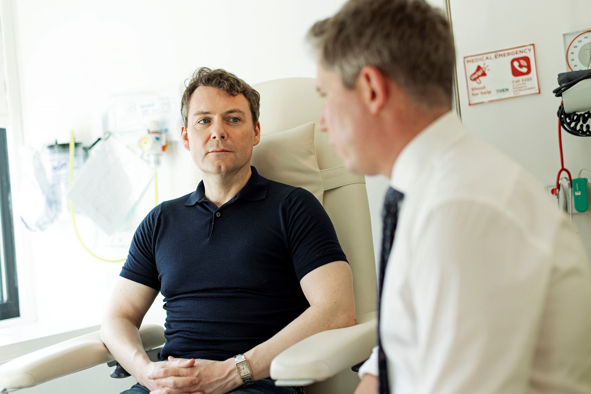 can chemotherapy cure lung cancer? A picture showing a doctor talking to a patient about to have chemotherapy